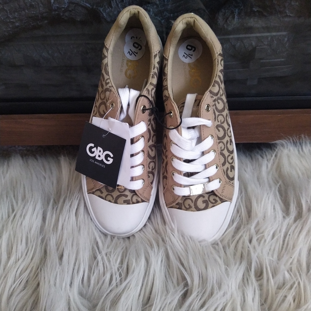 Women's shoes